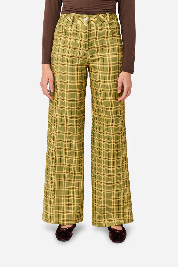 Effortless Chic Wide-Leg Trousers