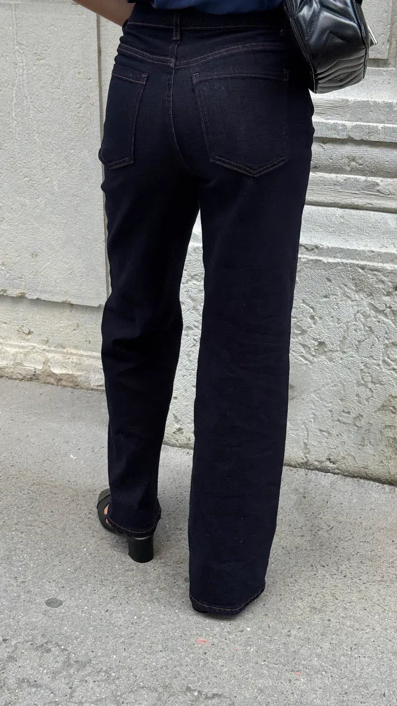 Effortless Flare Jeans - Leeylaa