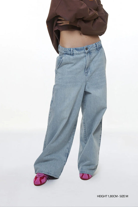 Effortlessly Stylish High-Waisted Denim Pants