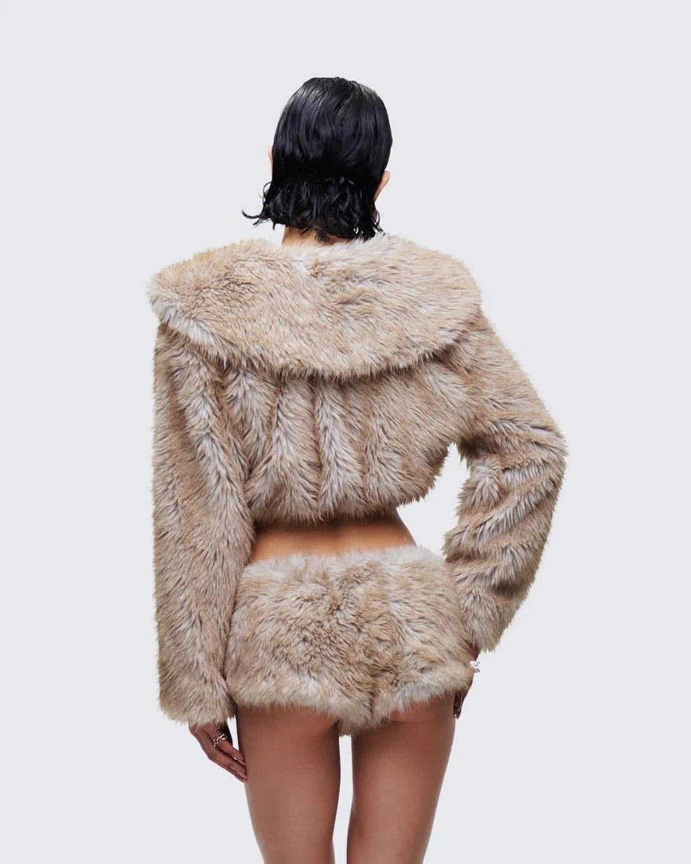 Chic Faux Fur Cropped Jacket - Leeylaa