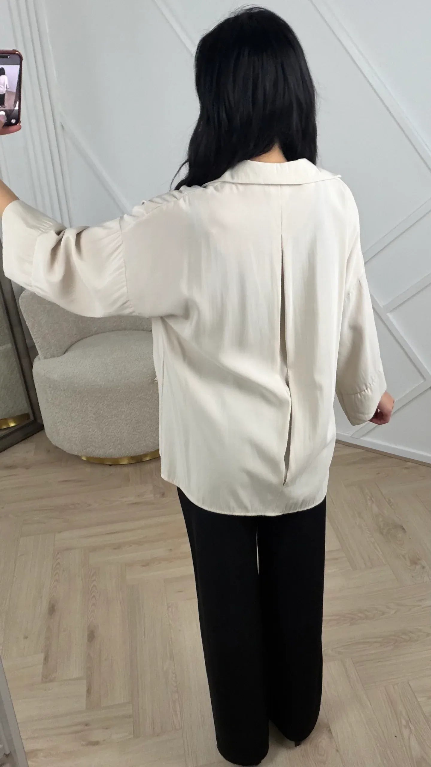 Relaxed Button - Down Blouse - Leeylaa
