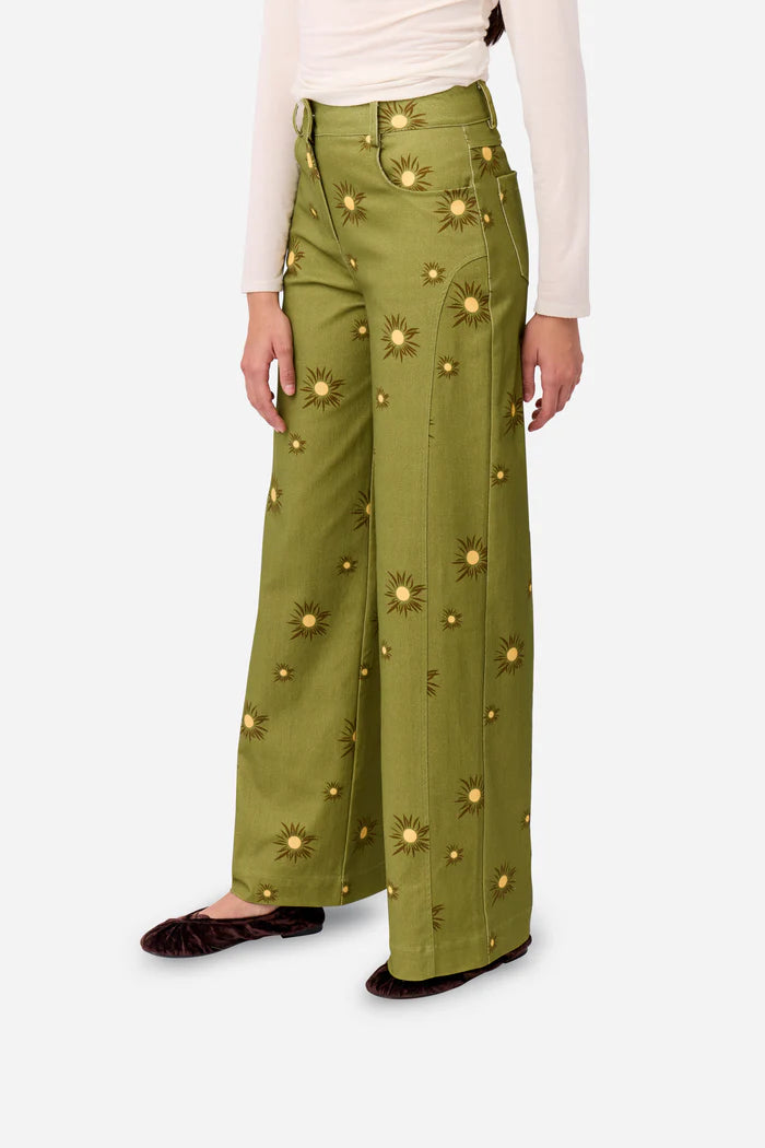 Effortless Chic Wide-Leg Trousers