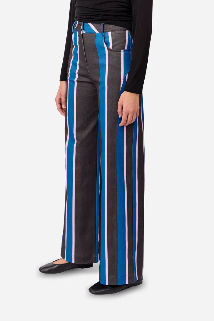 Effortless Chic Wide-Leg Trousers