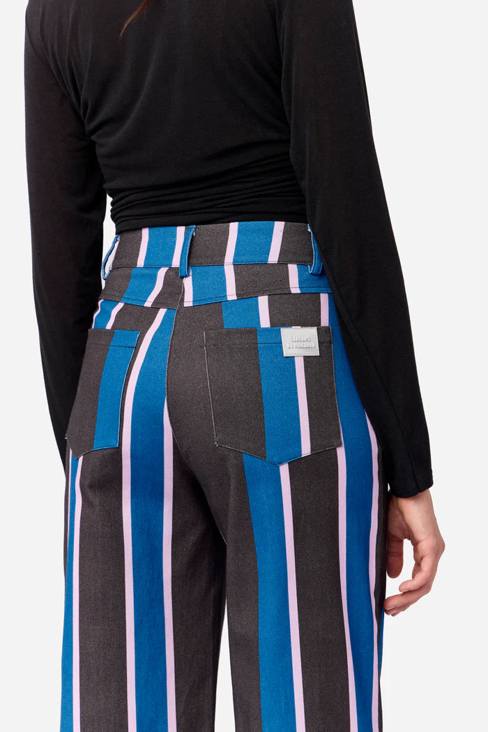 Effortless Chic Wide-Leg Trousers