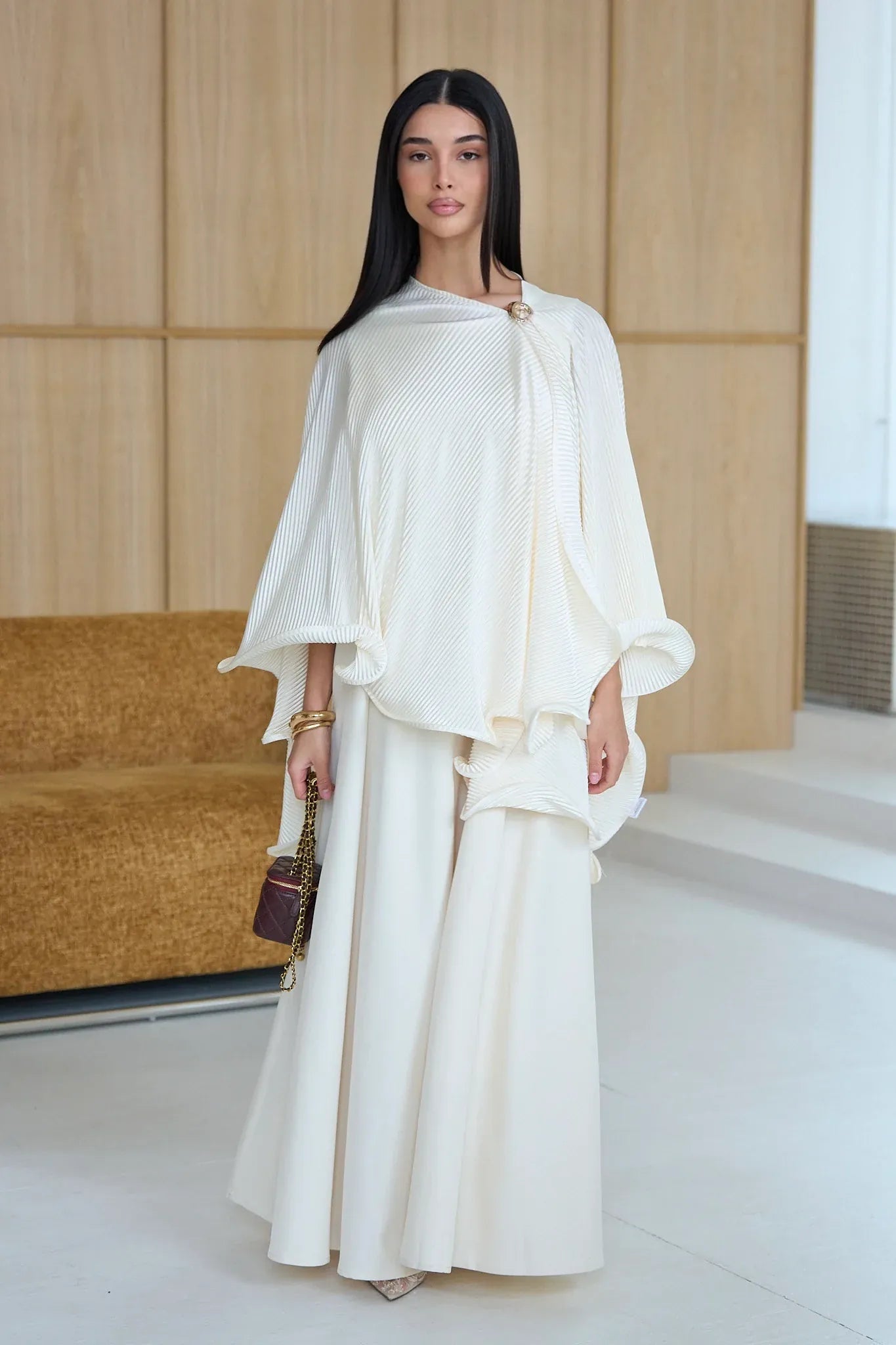 Ensemble cape drapée plissée et jupe longue
