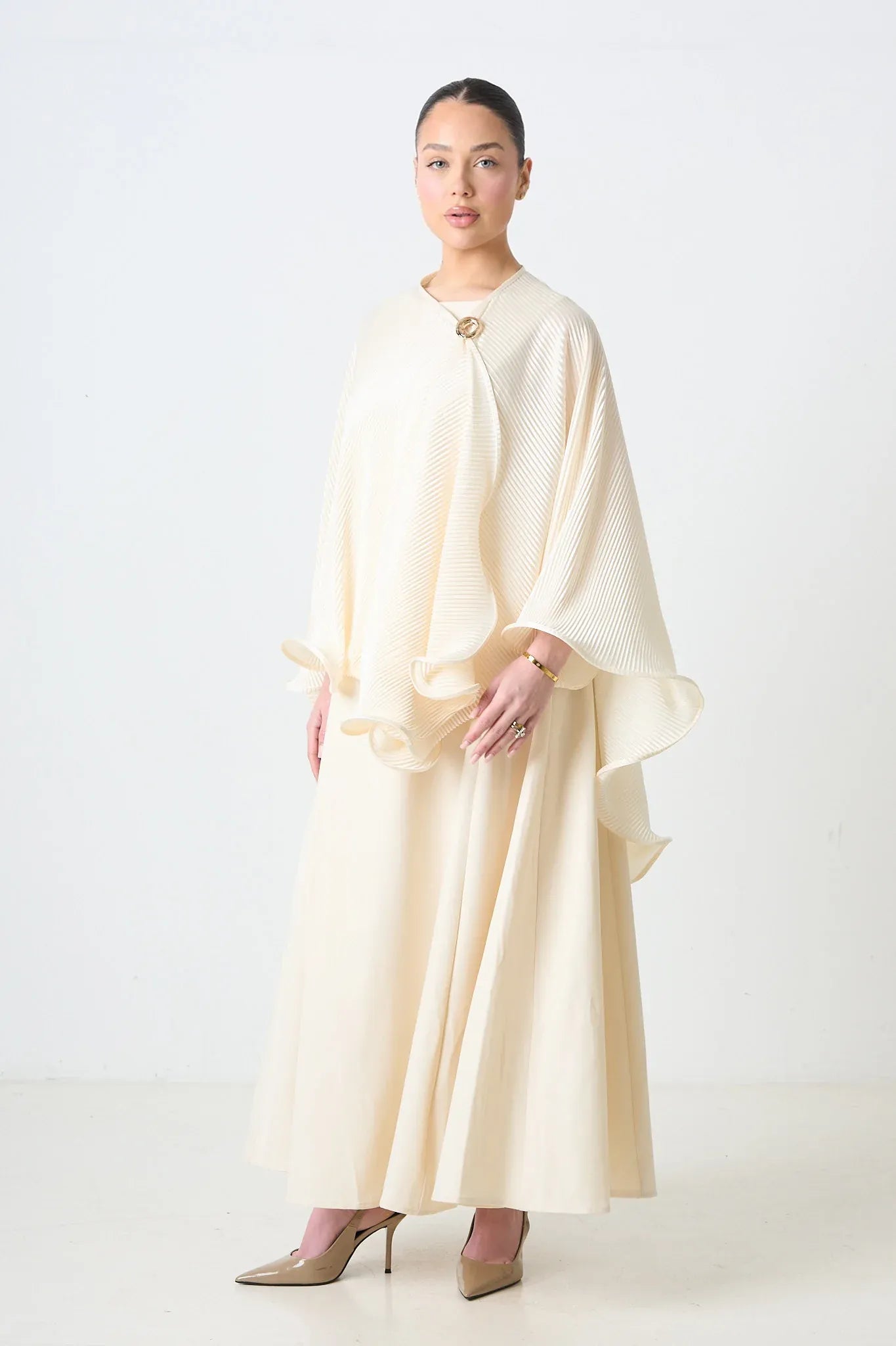 Ensemble cape drapée plissée et jupe longue