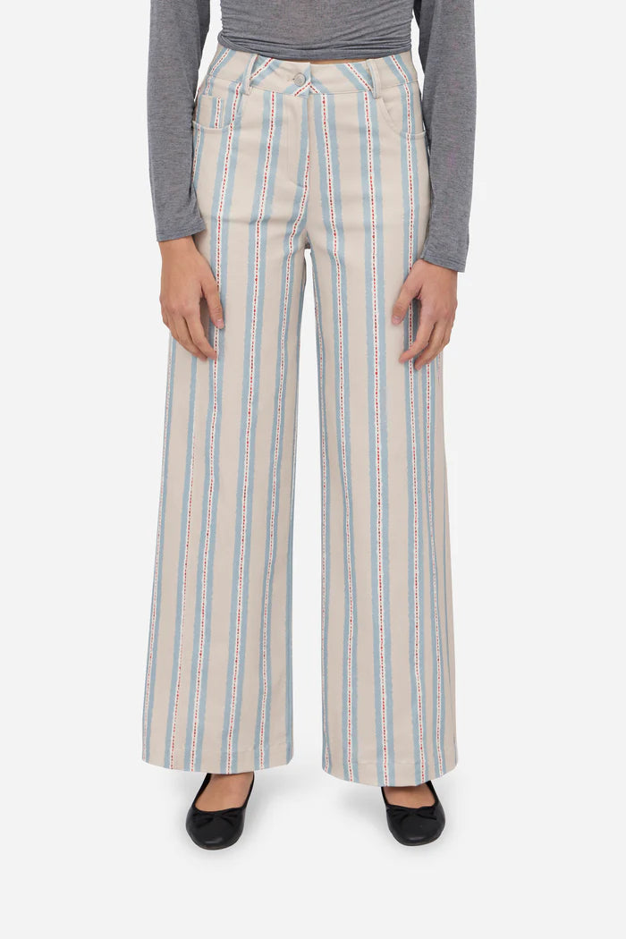 Effortless Chic Wide-Leg Trousers
