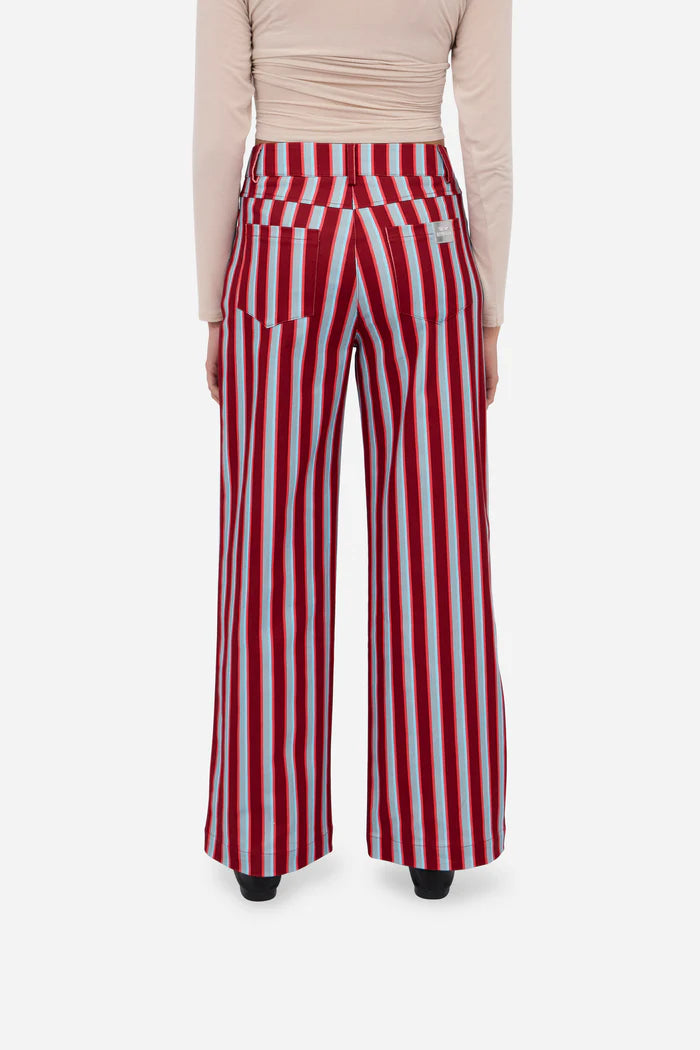 Effortless Chic Wide-Leg Trousers