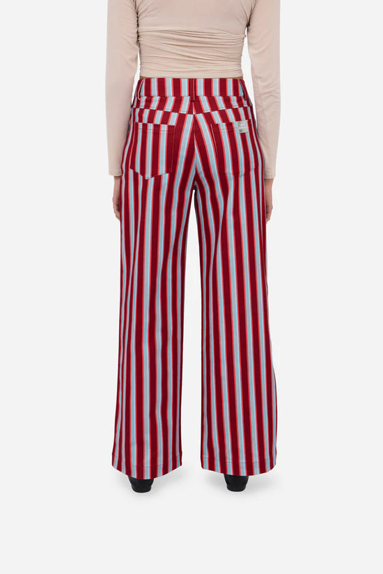 Effortless Chic Wide-Leg Trousers