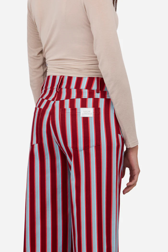Effortless Chic Wide-Leg Trousers