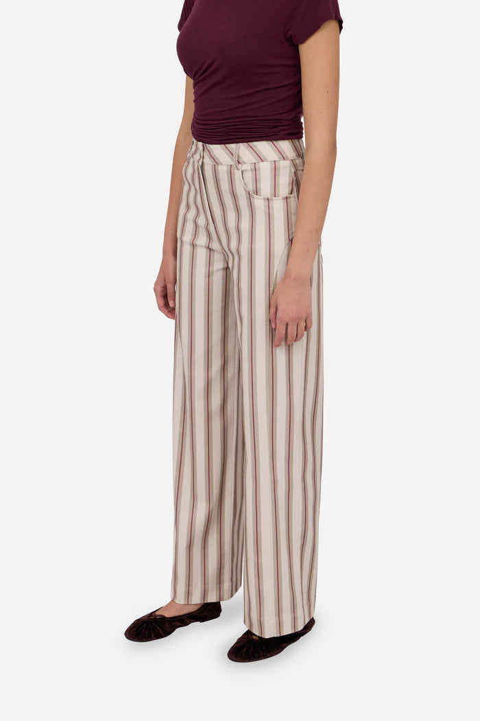 Effortless Chic Wide-Leg Trousers