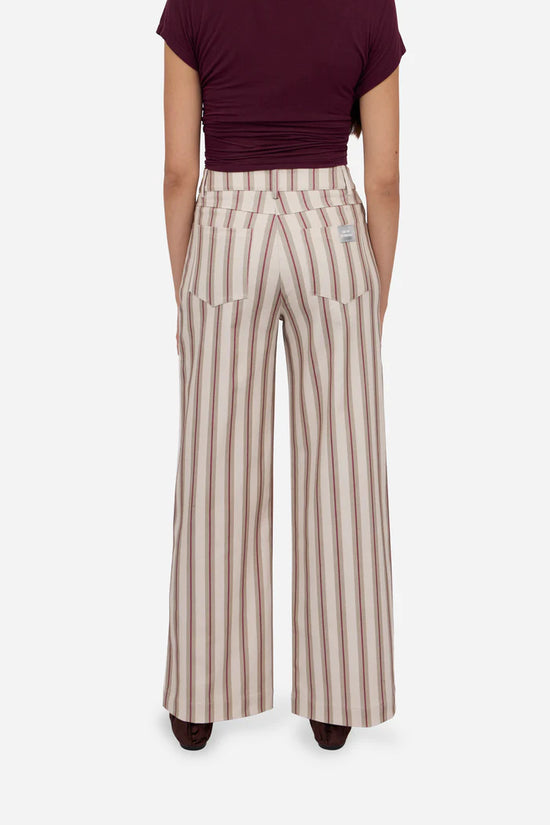 Effortless Chic Wide-Leg Trousers