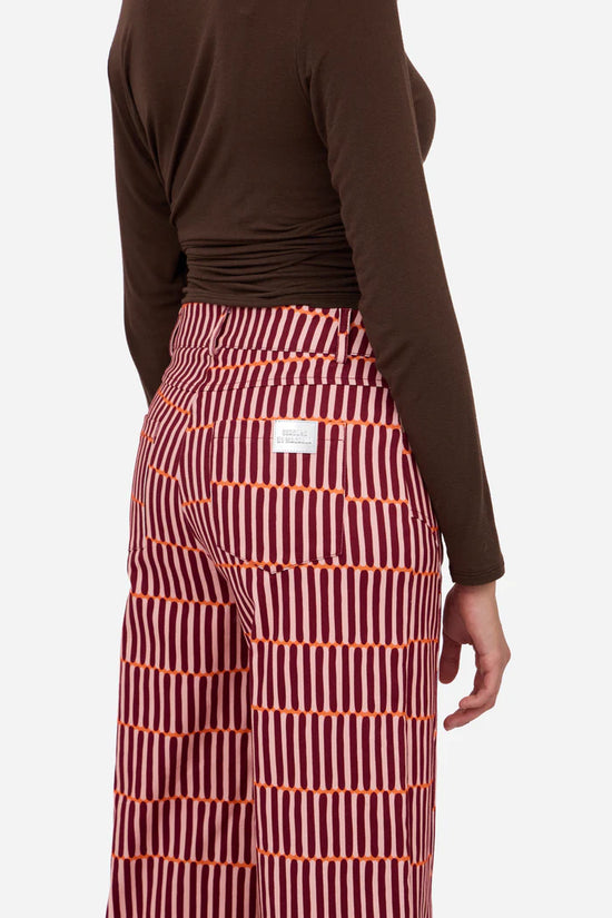 Effortless Chic Wide-Leg Trousers