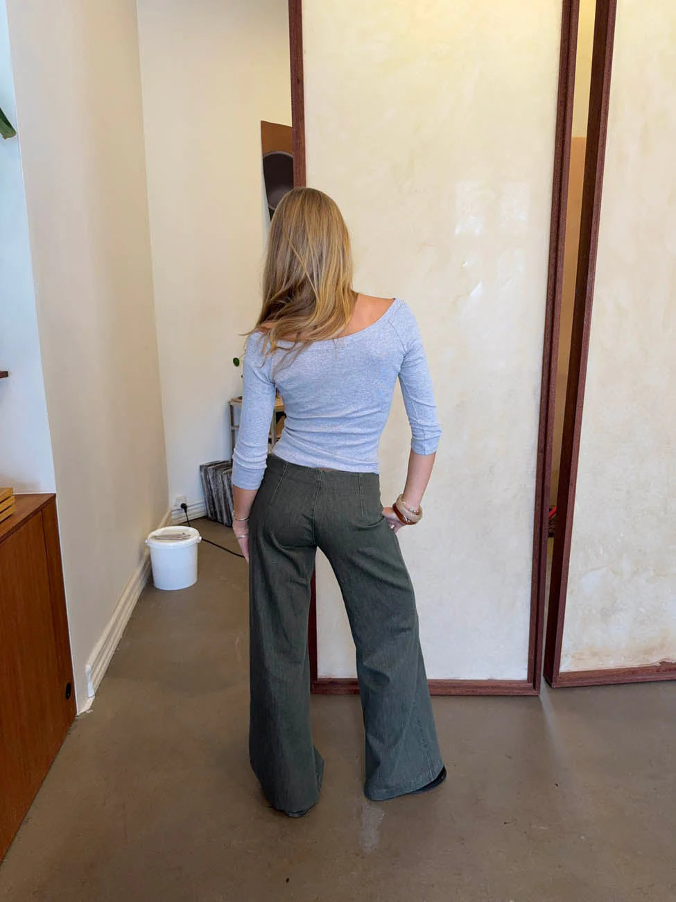 Relaxed Chic Wide-Legged Jeans