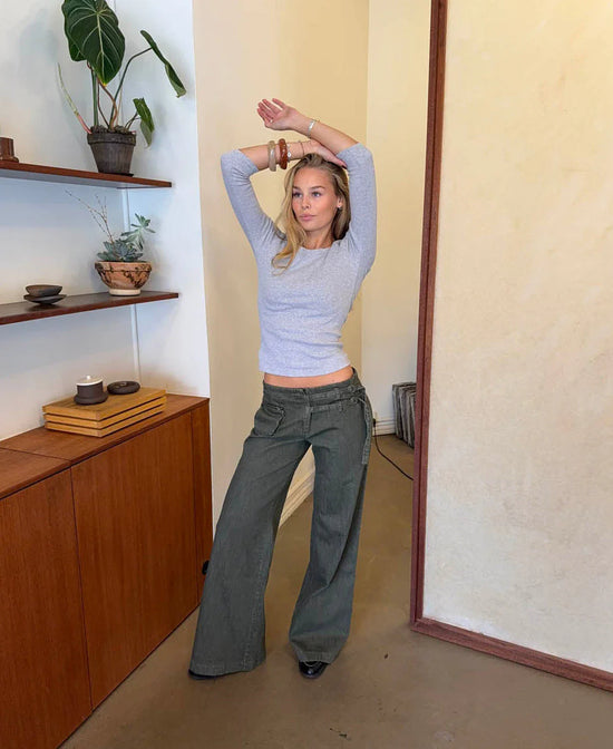 Relaxed Chic Wide-Legged Jeans