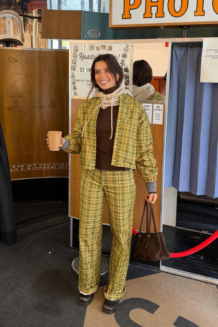 Effortless Chic Wide-Leg Trousers