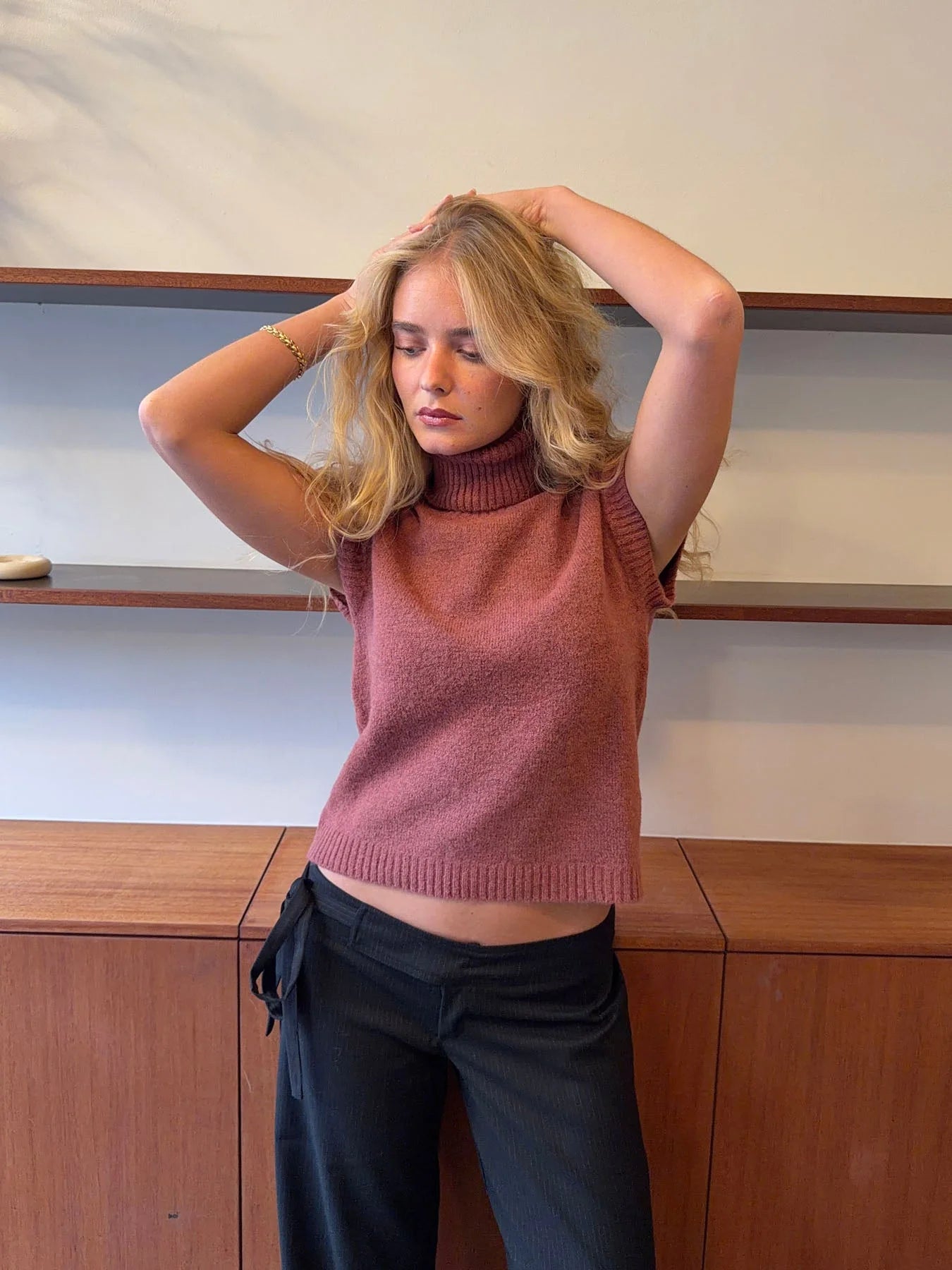 Chic Sleeveless Turtleneck Sweater