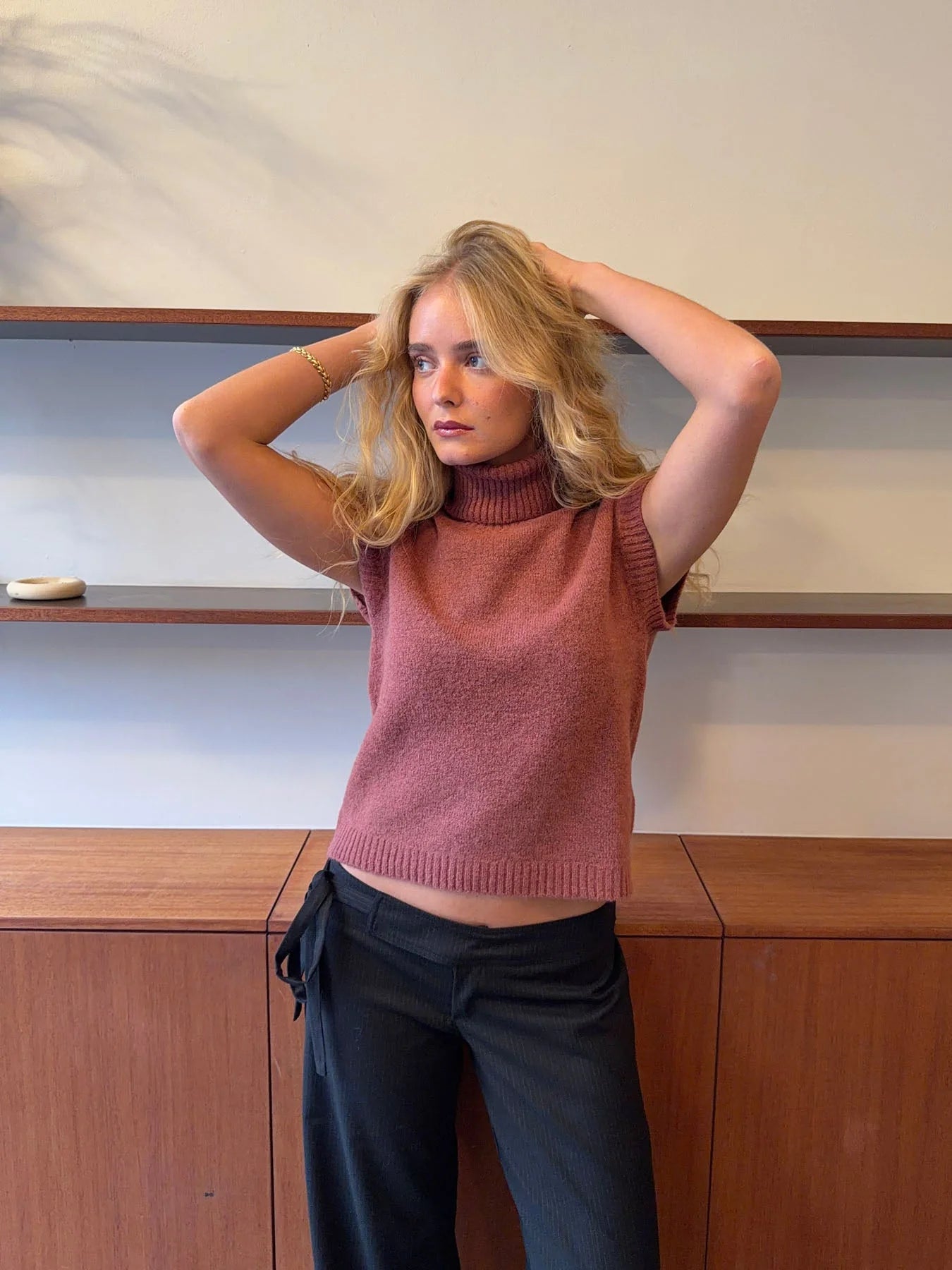 Chic Sleeveless Turtleneck Sweater