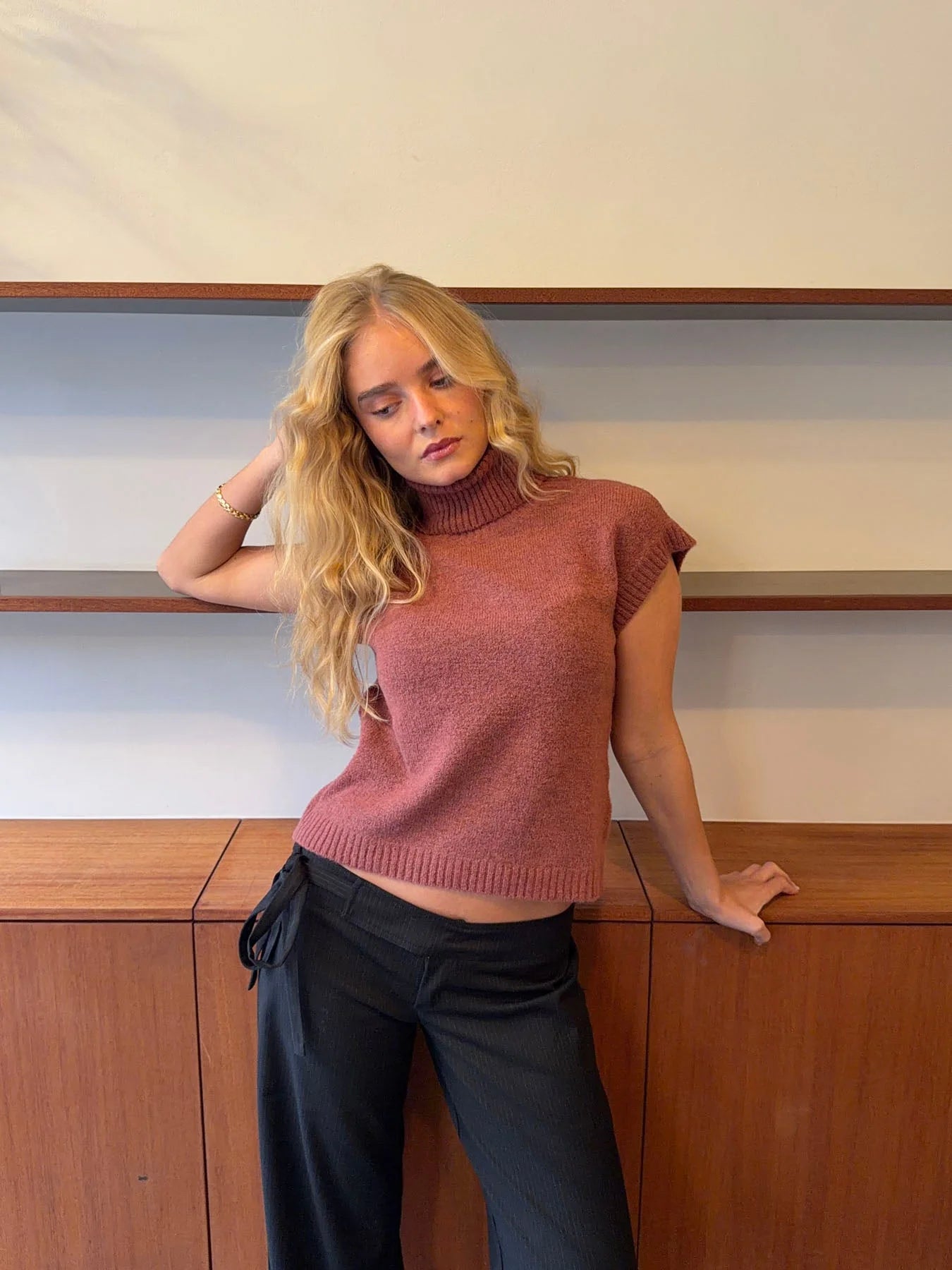 Chic Sleeveless Turtleneck Sweater