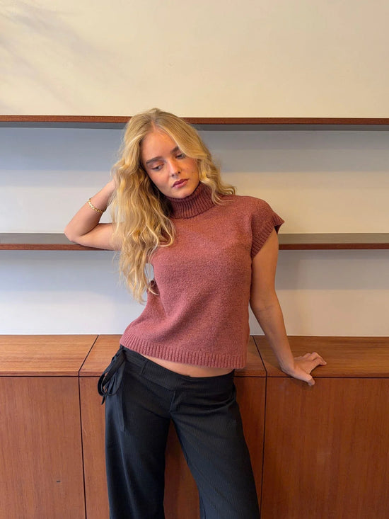 Chic Sleeveless Turtleneck Sweater