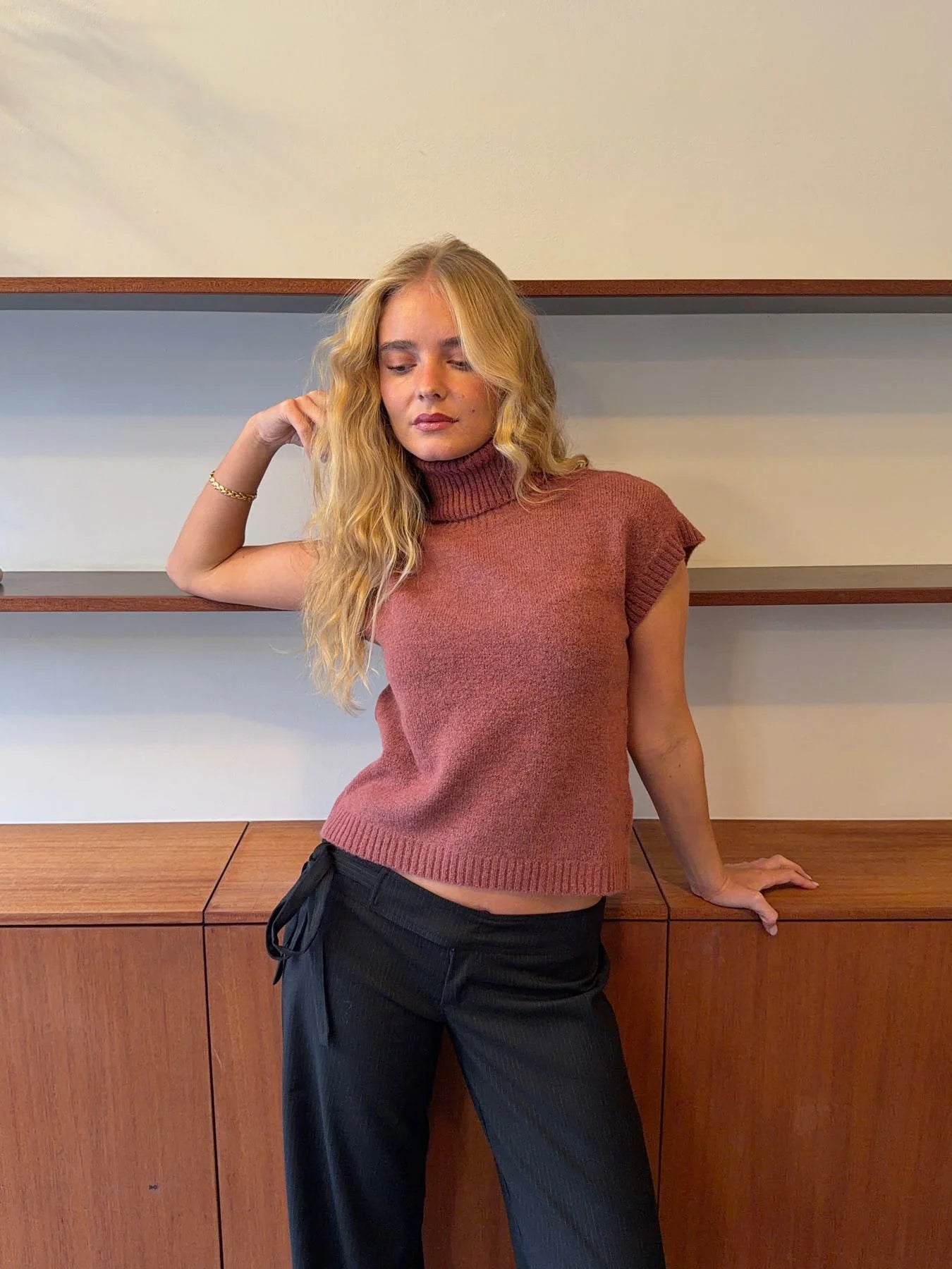 Chic Sleeveless Turtleneck Sweater