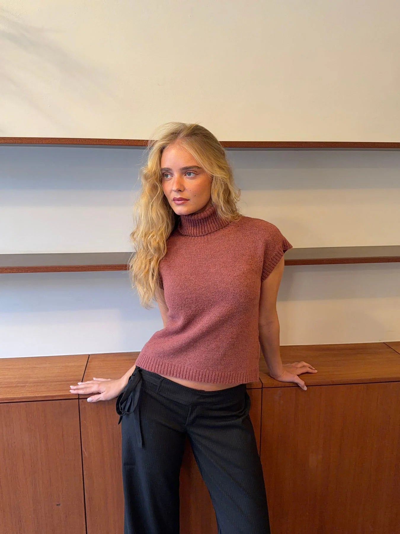 Chic Sleeveless Turtleneck Sweater